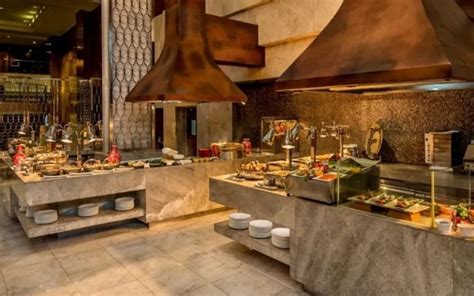 10 Best Hotel Buffets in Manila for Your Family Celebrations.
